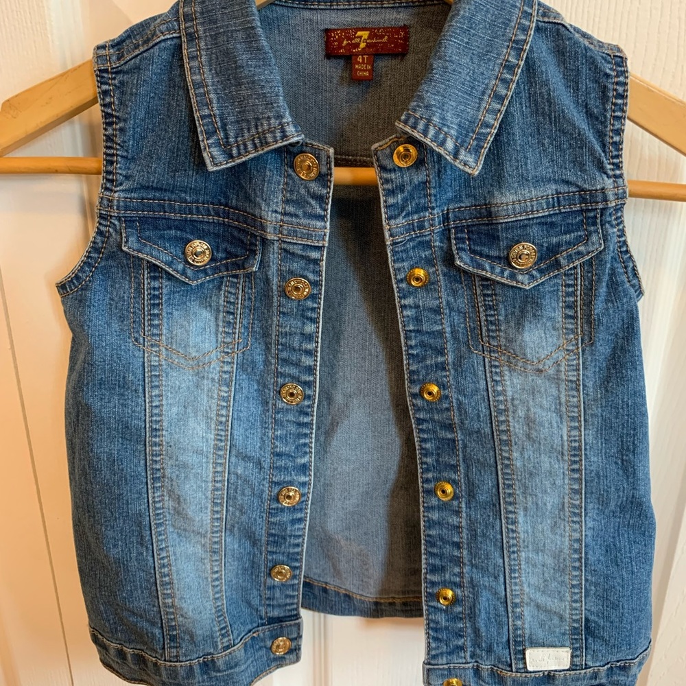 Adorable 7 for all Mankind kids vest 💕💙❤️♥️